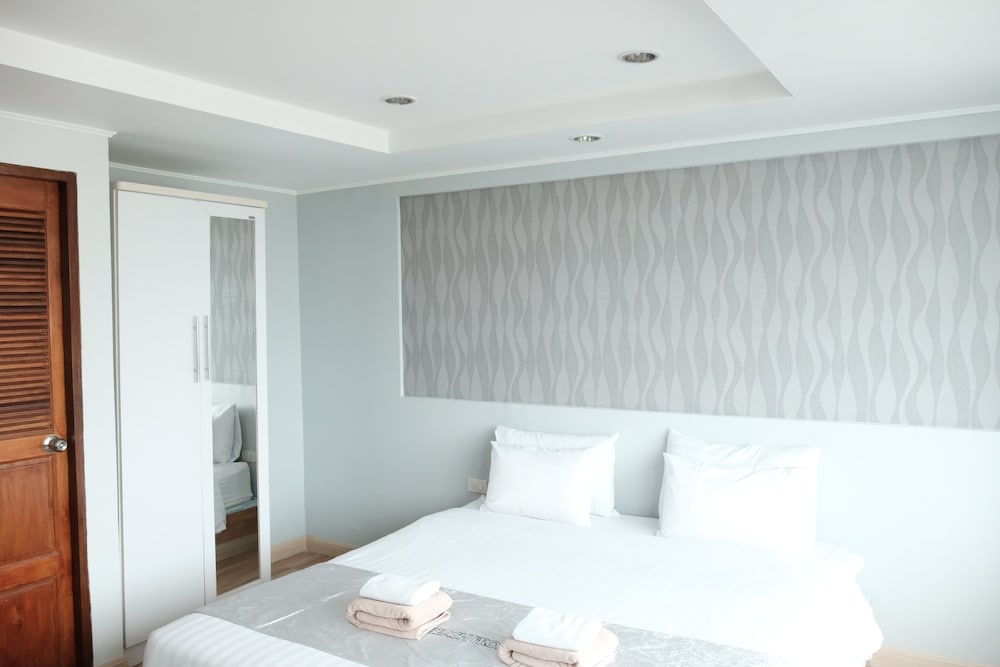 The Beach Front Resort Pattaya 32/87