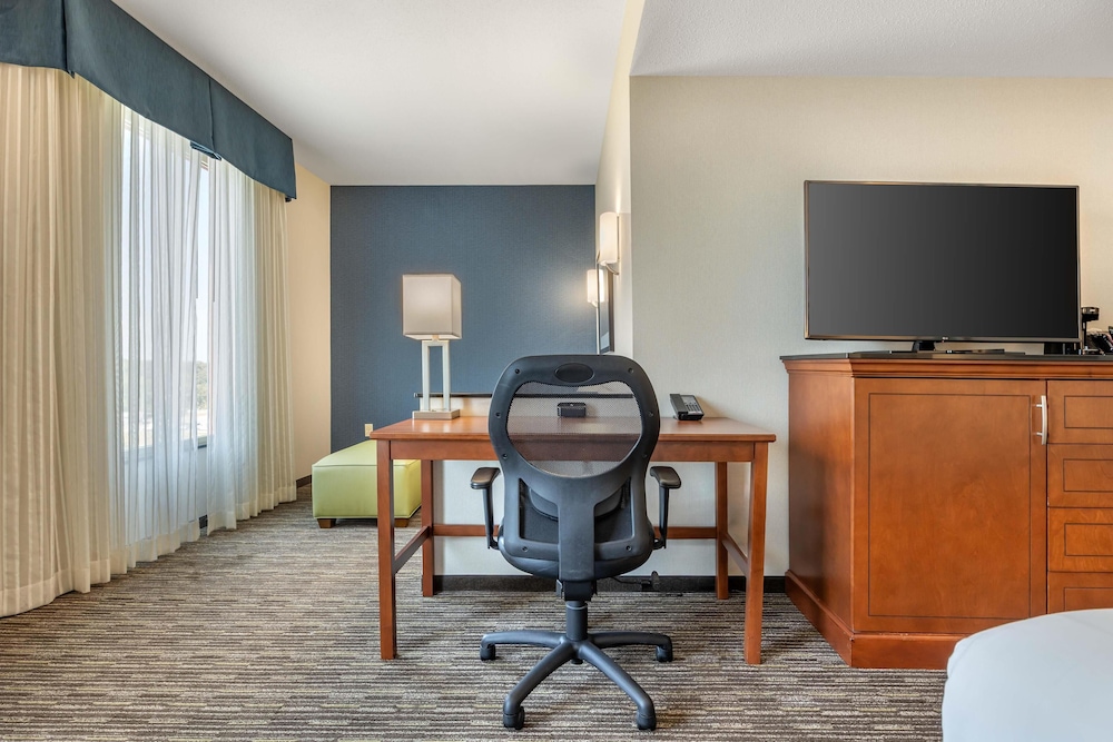 Drury Plaza Hotel Columbia East 40/50