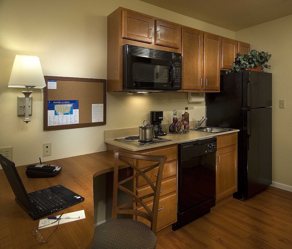 Candlewood Suites Avondale-New Orleans 6/42