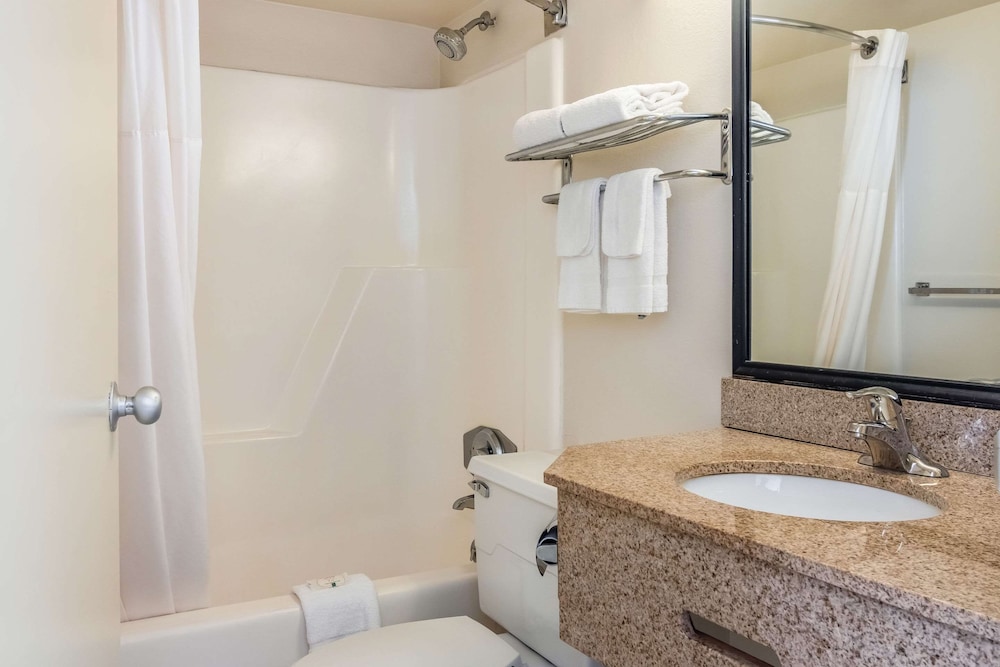 Quality Inn & Suites Indiana South 15/48