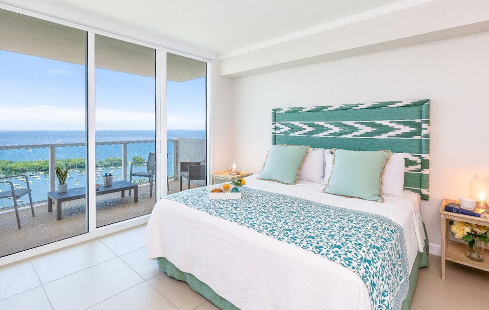 Economy, Apartment, King Bed, Bay View, Sofa
