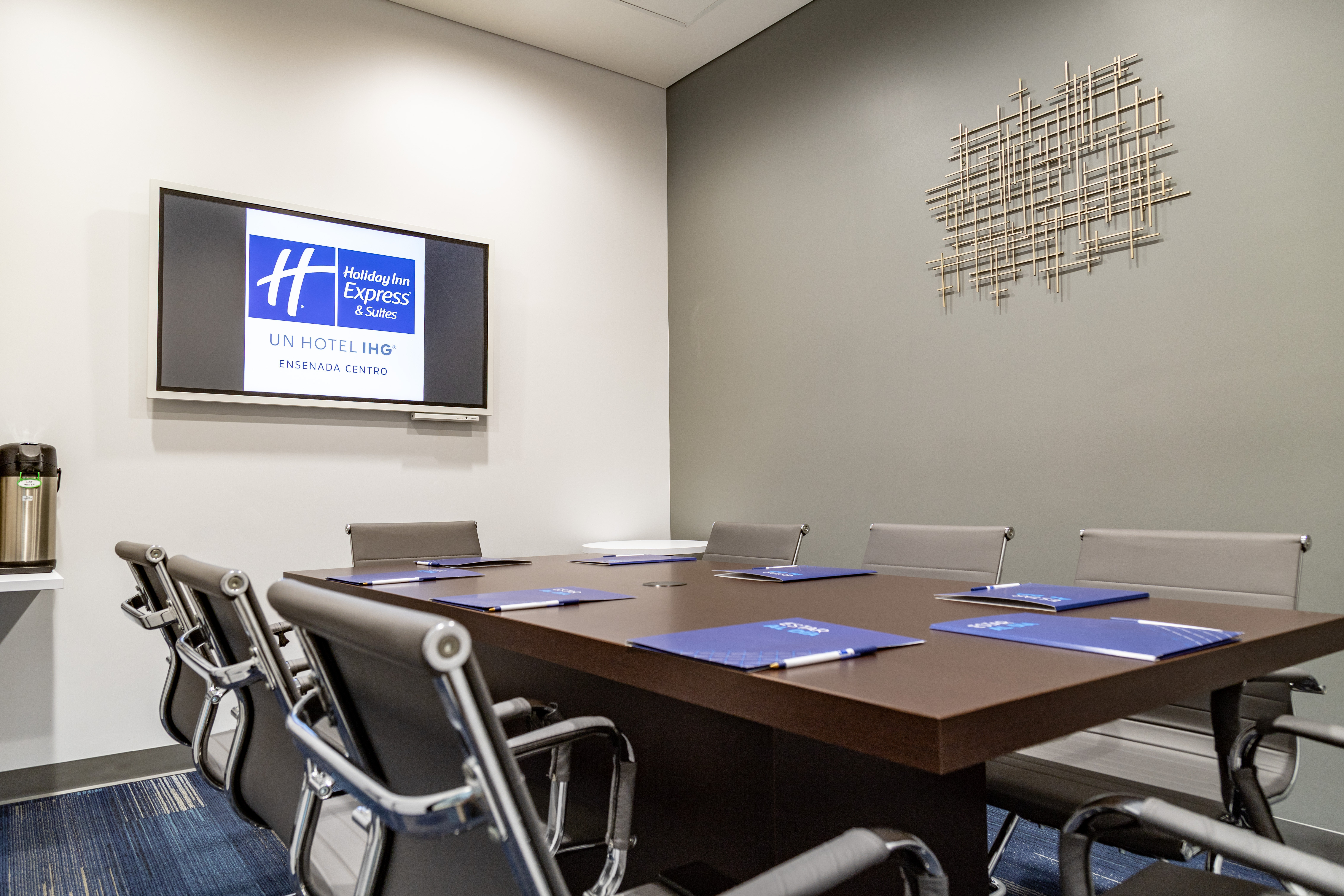 Holiday Inn Express And Suites Ensenada Centro 26/36