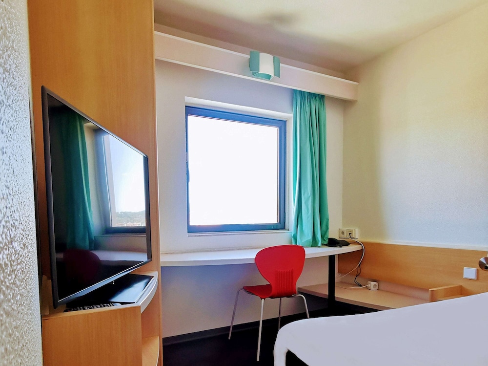 Ibis Leiria Fatima 74/80