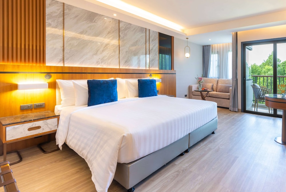 SUPERIOR, KING BED