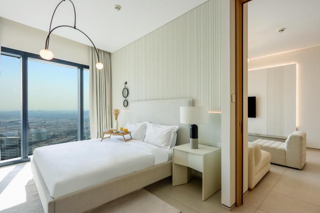 Premium 3B with Skyline View in Address Harbor Point 7/41