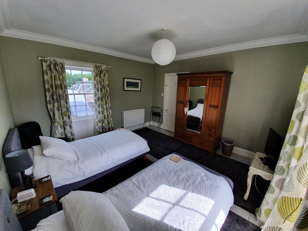 Parkhead House 6/31