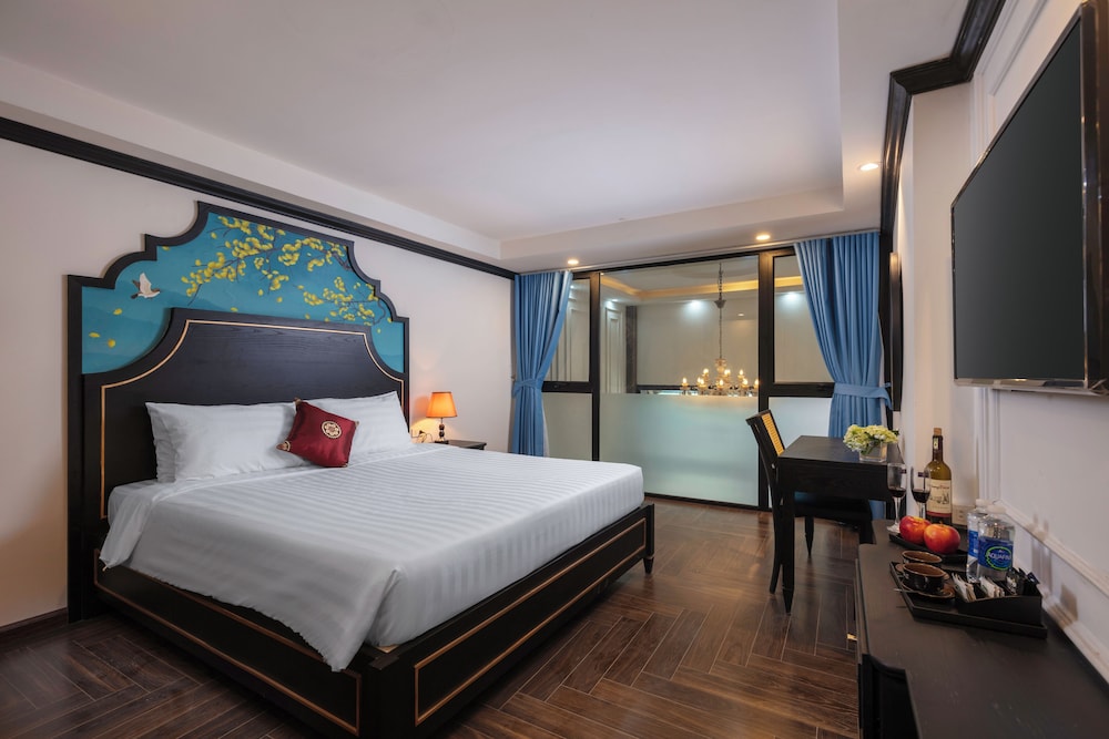 Queen Light Hotel 27/55