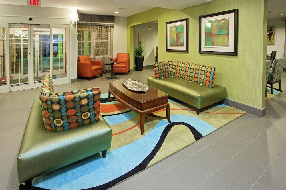 La Quinta Inn & Suites by Wyndham Lebanon 27/37