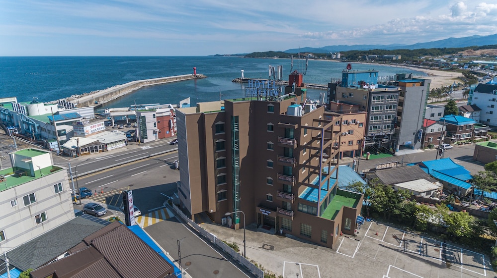 Yangyang Port View 1/26