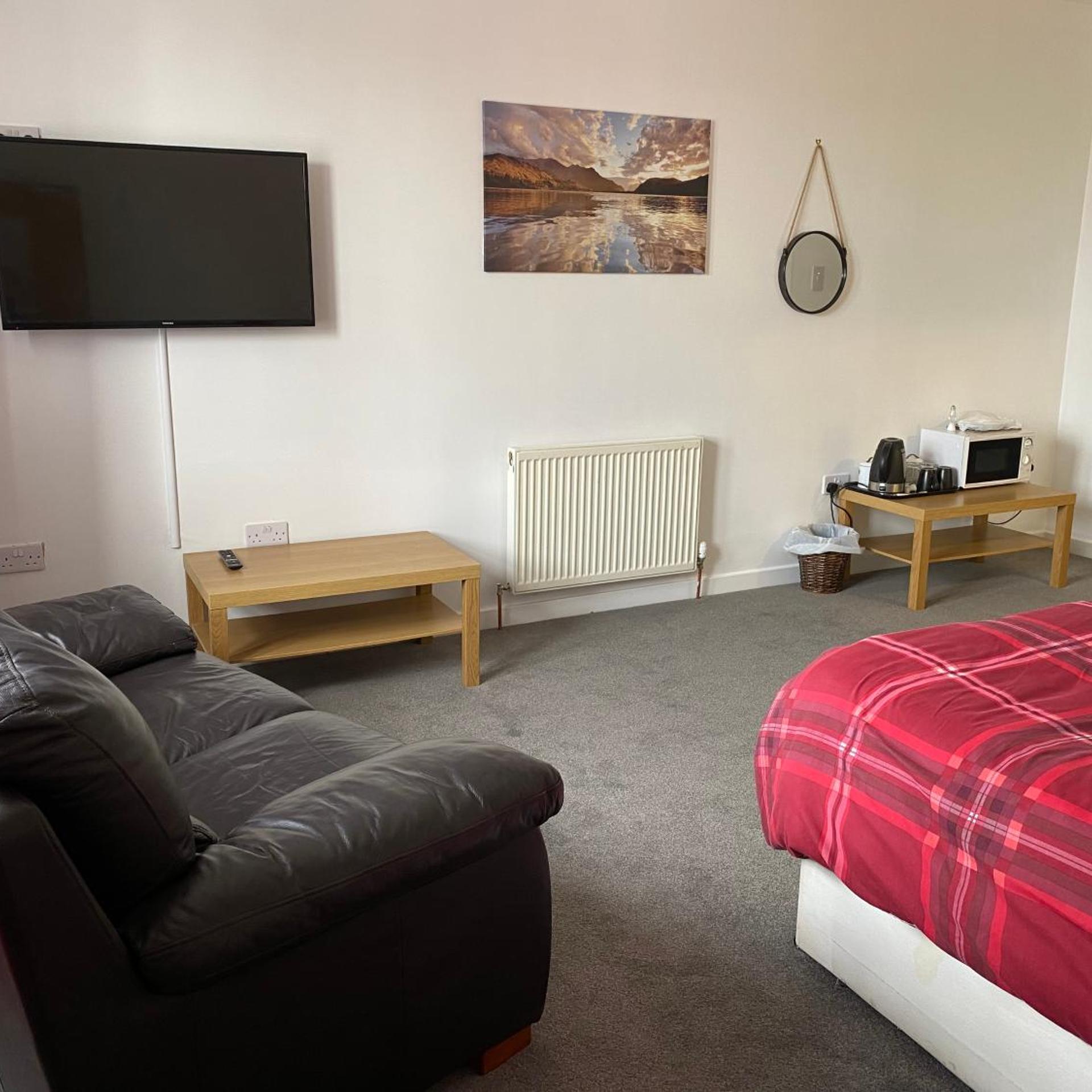 Grant Arms Hotel 27/50