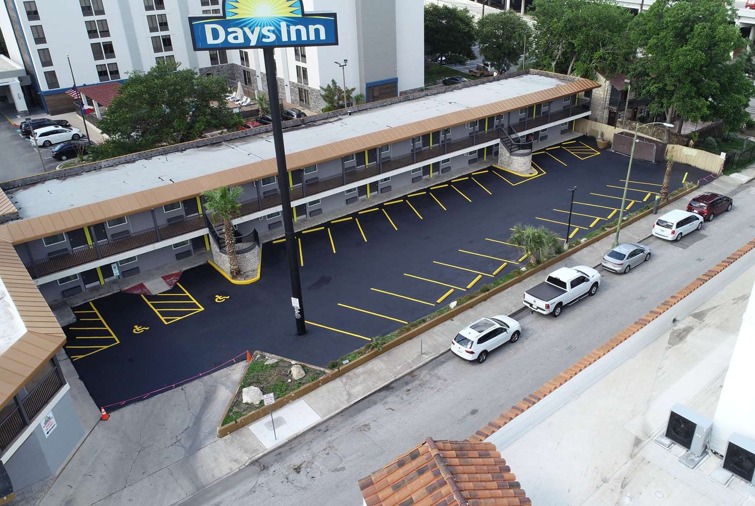 Days Inn by Wyndham San Antonio Alamo/Riverwalk 26/29