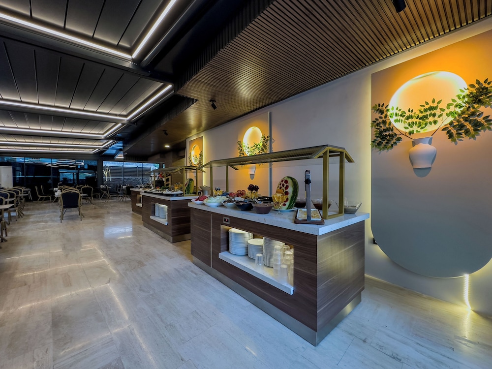 Quality Gold Suite Hotel 5/50