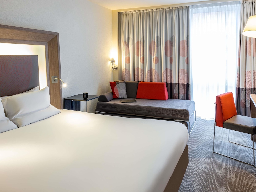SUPERIOR, QUEEN BED