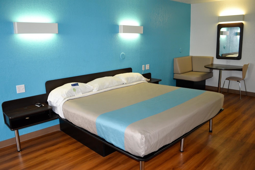 Motel6 Dallas - Irving Dfw Airport East 32/64