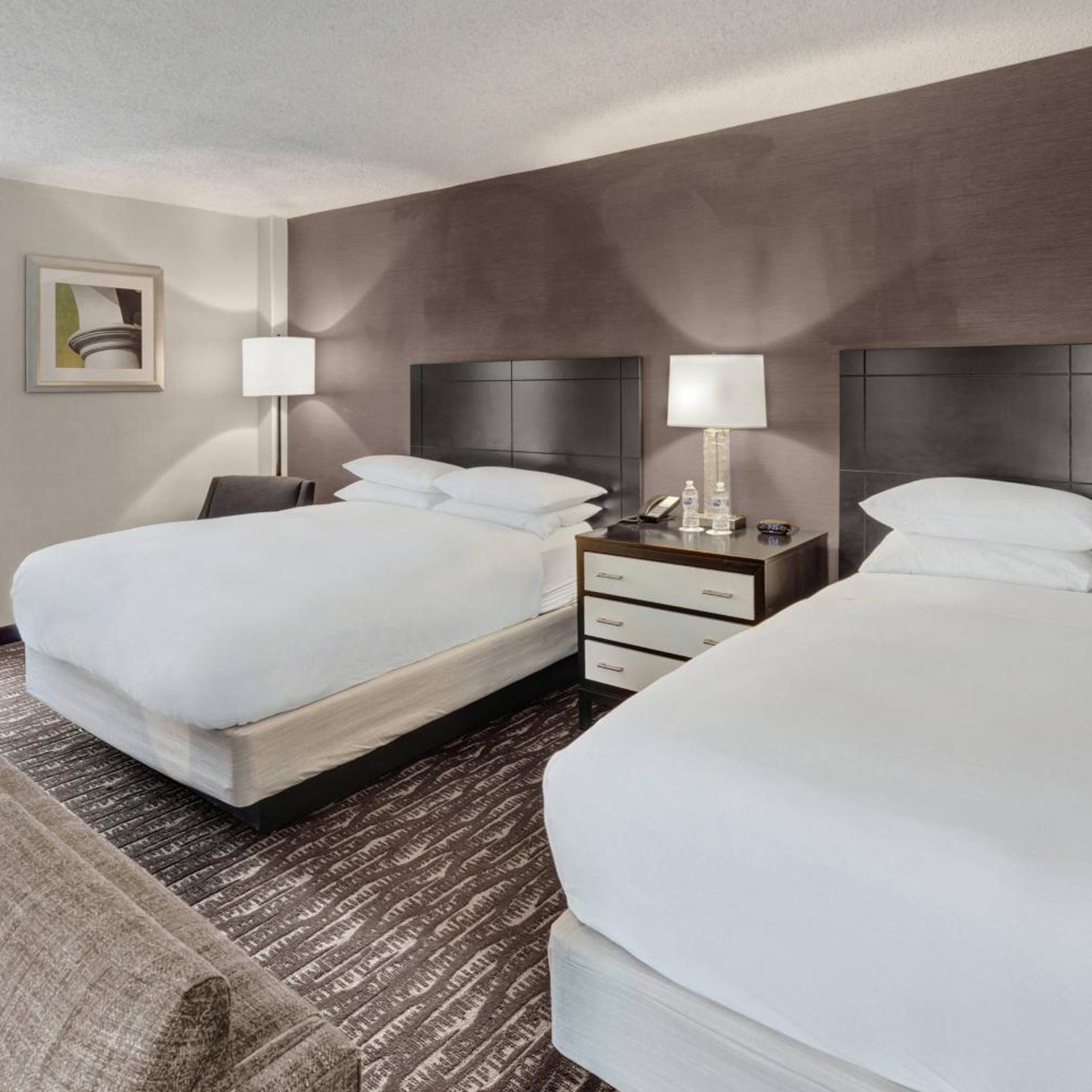 غرفة بسريرين كوين، Delta Hotels by Marriott Baltimore North 6/8