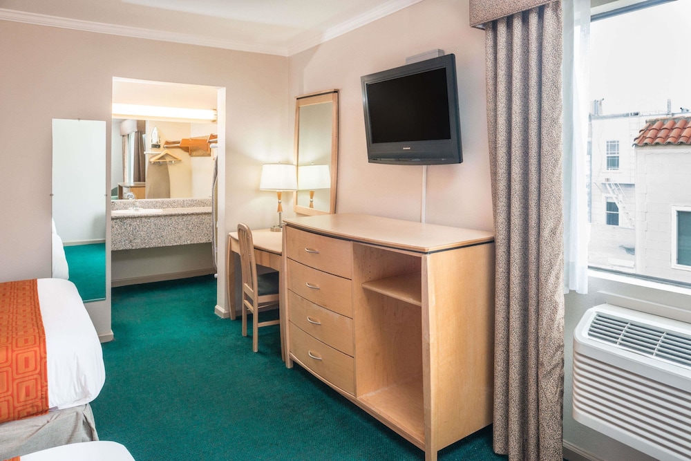 SureStay by Best Western San Francisco Marina District 26/34