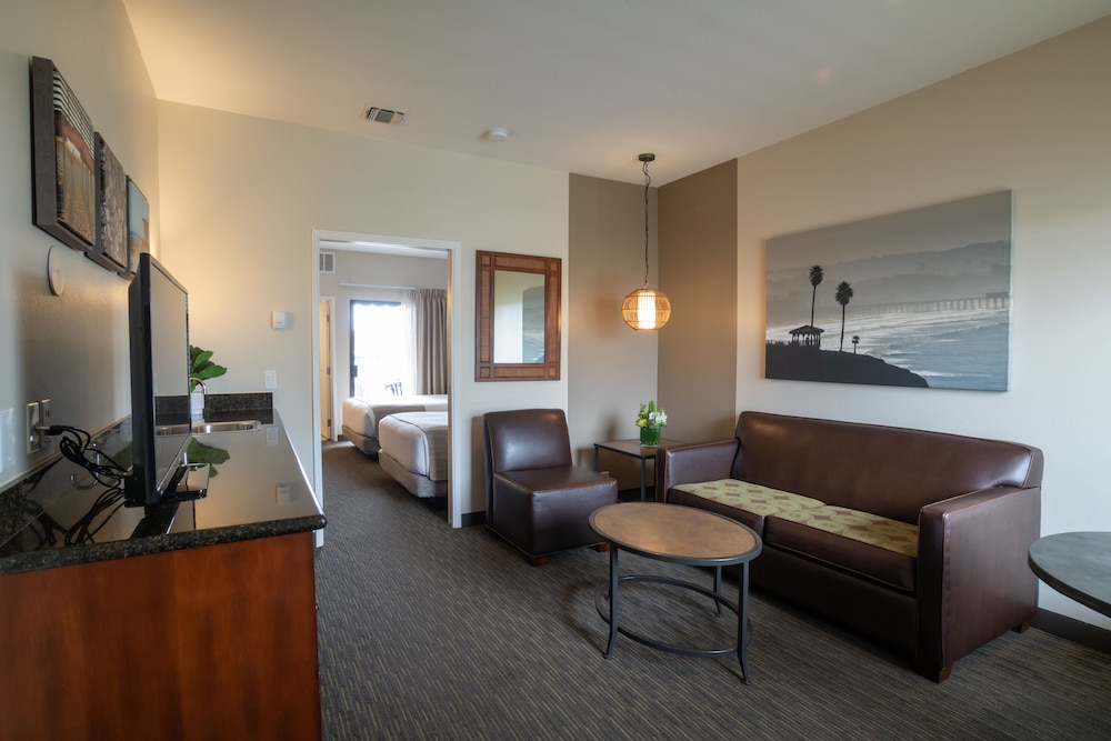 Oxford Suites Pismo Beach 15/35