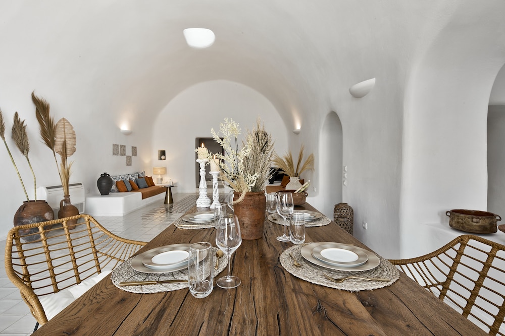 Luna Santorini Suites 39/50