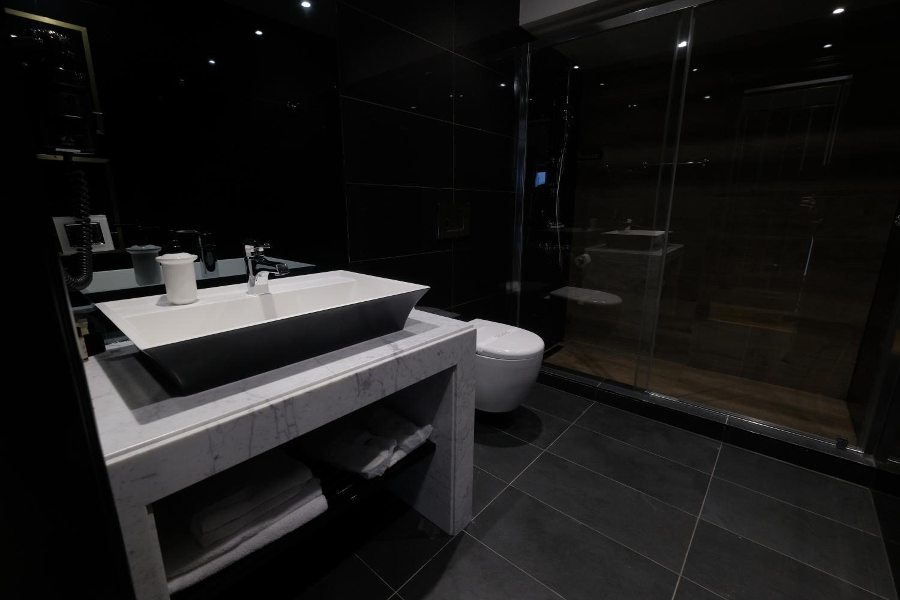 Superior, Double Bed, Tower View, Balcony، Nordstern Hotel Galata 6/6