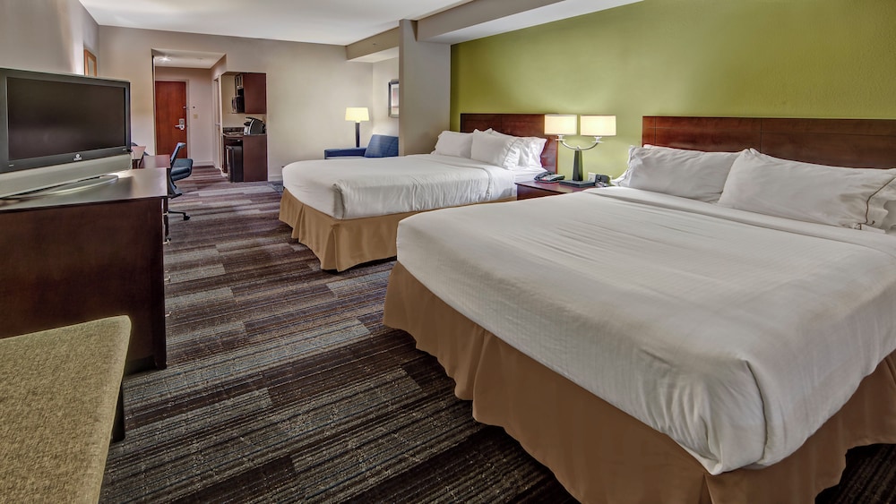 Holiday Inn Express Hotel Suites Cookeville 18/73