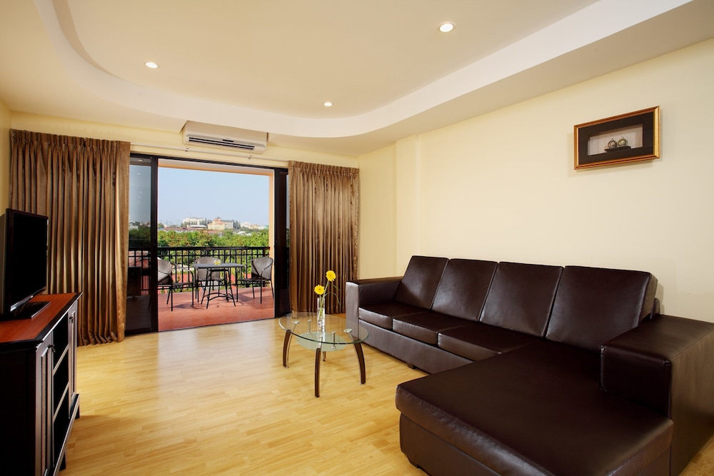 Nova Park Hotel Pattaya 36/44