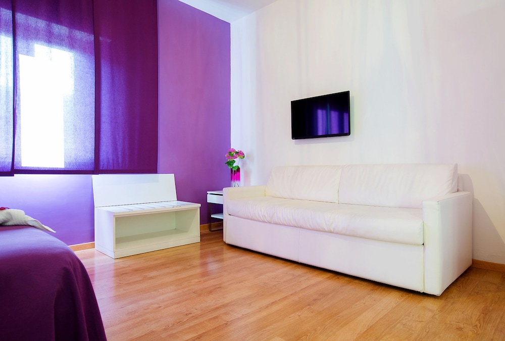 Emily Suites 17/51