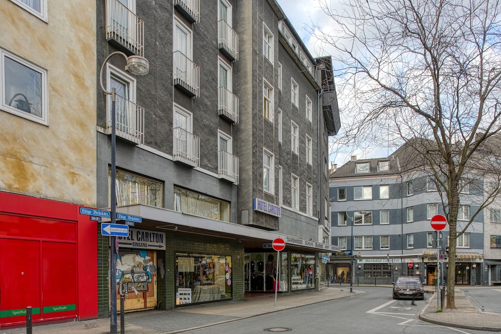 Ff&E Hotel Carlton 52/59