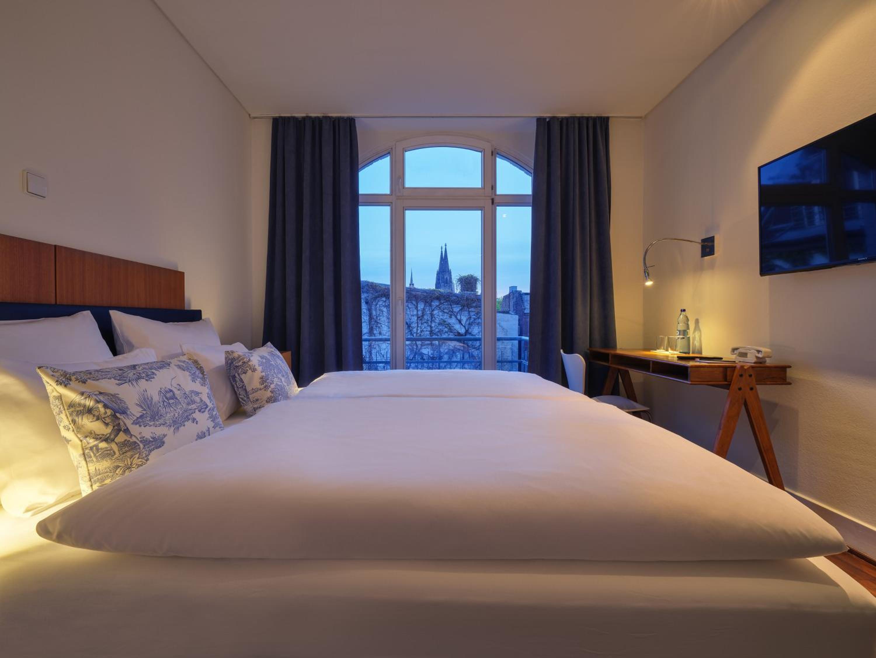 Standard, King Bed