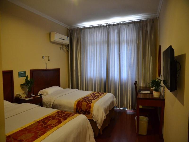 GreenTree Inn Huangshan Scenic Zone North Gate Express Hotel 4/16