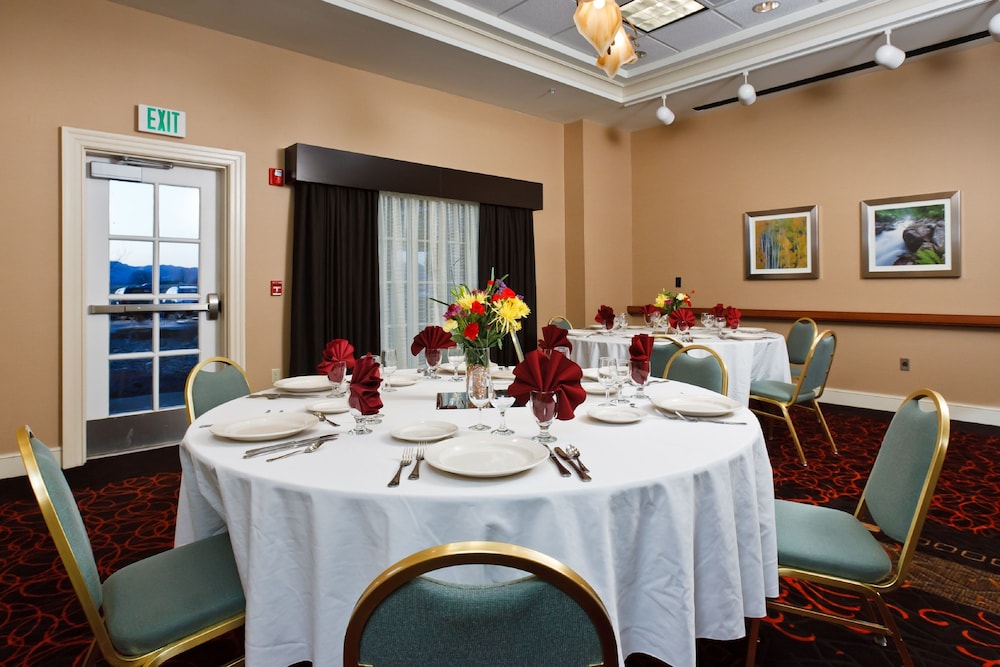 Holiday Inn Colorado Springs(Airport) 45/49
