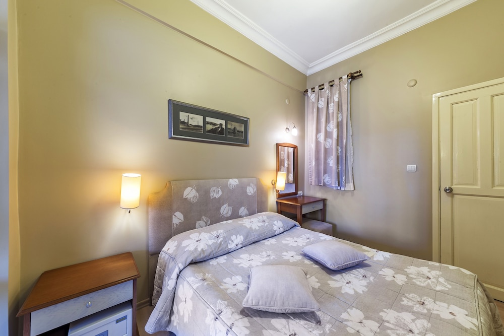 Hotel Fehmi Bey 9/75