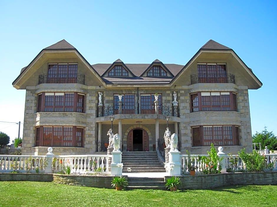 Hotel Antoyana 7/34