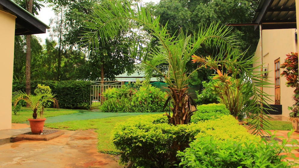 Gloria Apos S Bed And Breakfast 28/50