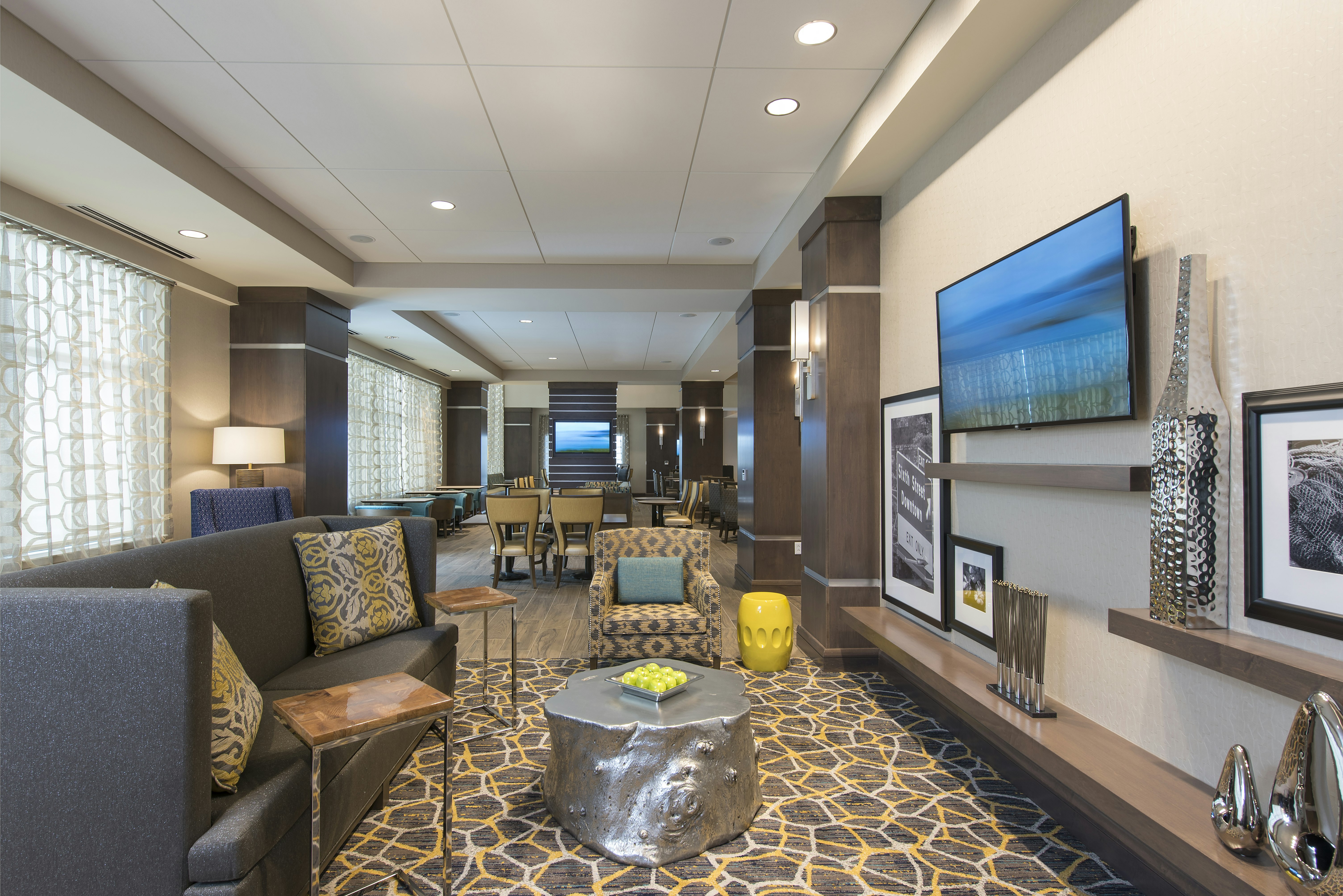 Hampton Inn and Suites Grand Rapids Downtown 30/61