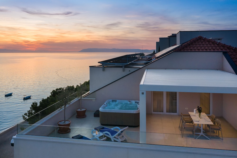 APARTHOTEL TAMARIS in TUCEPI