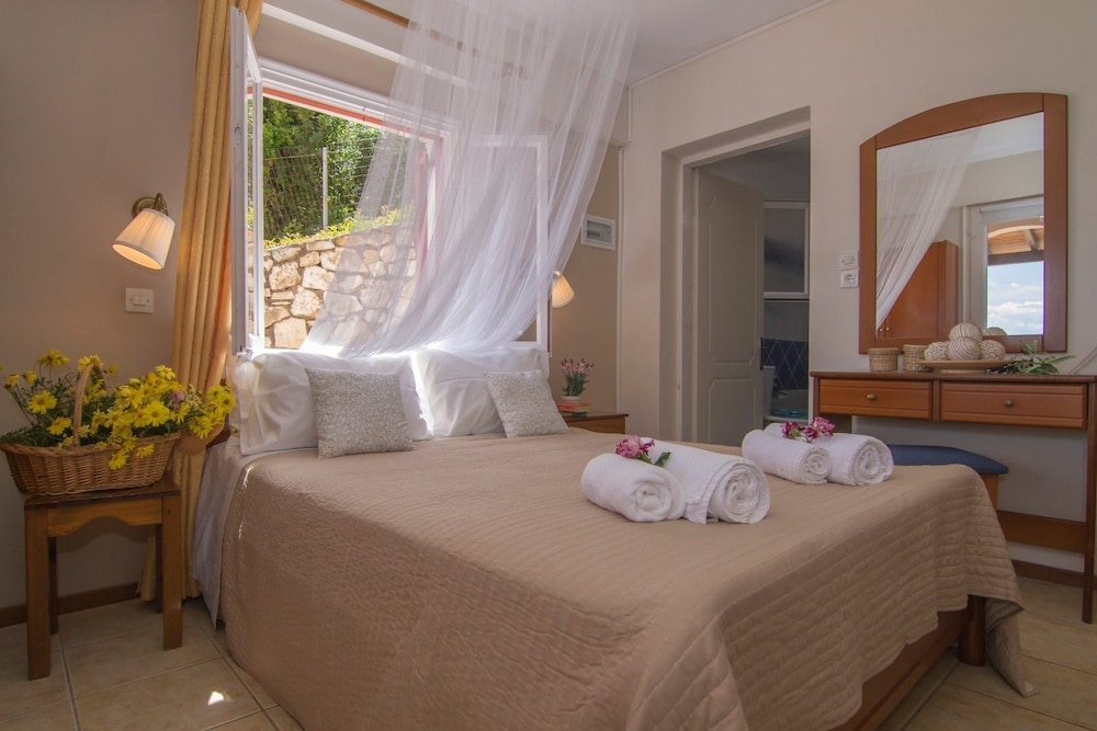 Paxos Sunrise 6/50