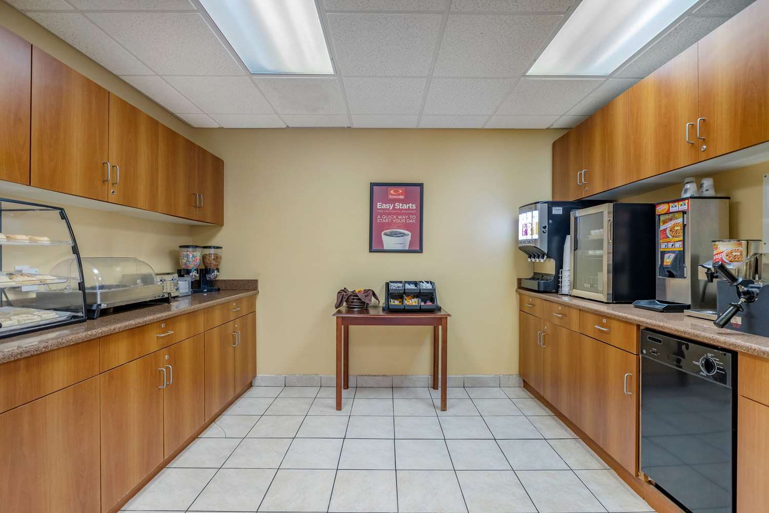 Econo Lodge Inn & Suites Des Moines Fairgrounds Area 8/37