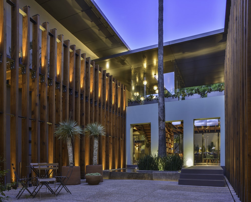 Criol Hotel 6/65