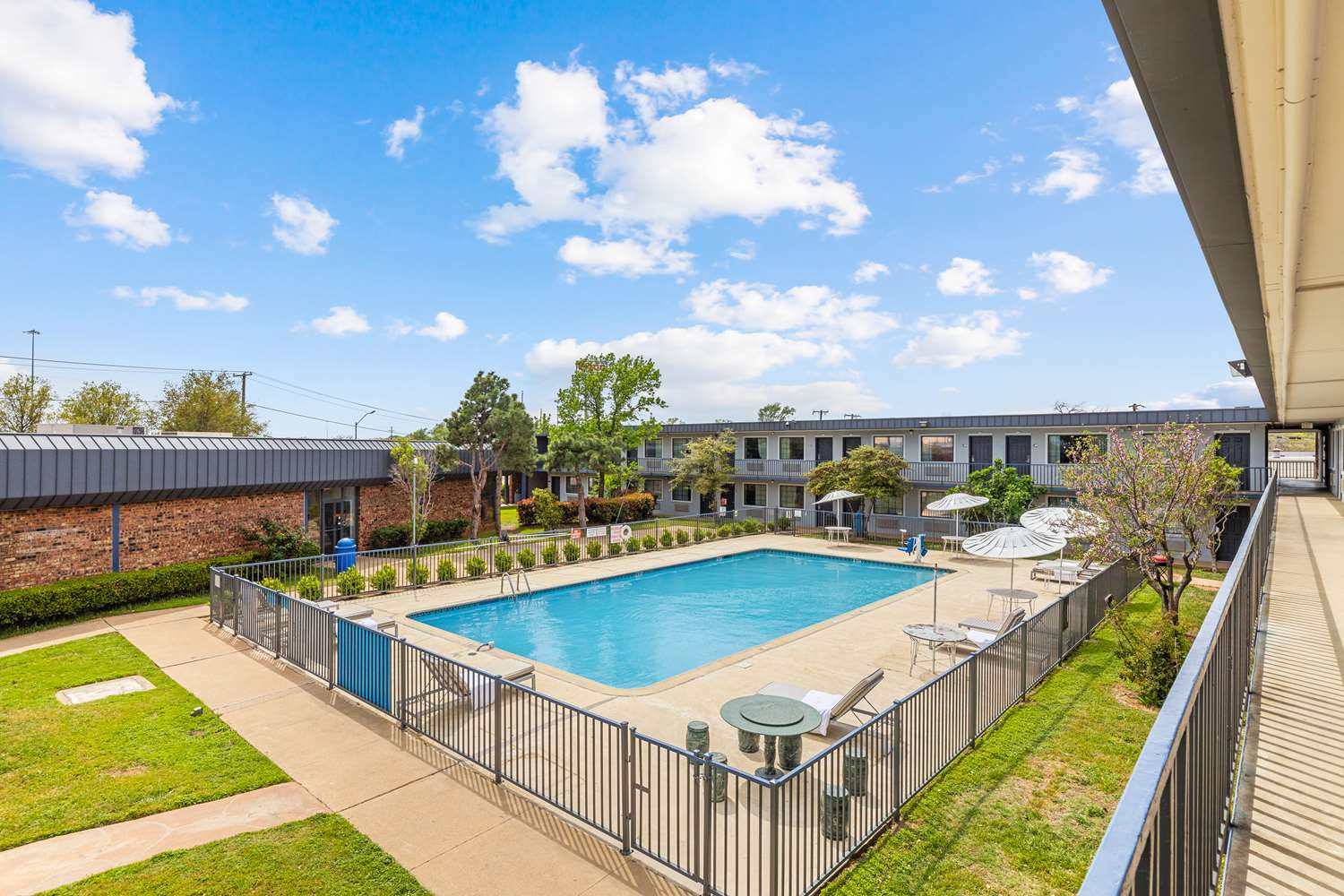 Americas Best Value Inn Ft. Worth Hurst 15/37