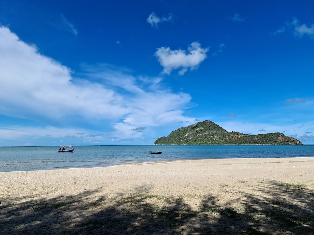 The Green Beach Resort 69/75