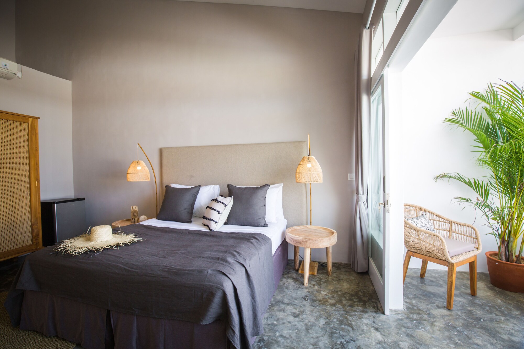 DELUXE, DOUBLE OR TWIN BED, GARDEN VIEW