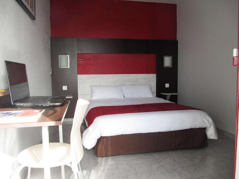 Brit Hotel Essentiel Sete Balaruc 26/50