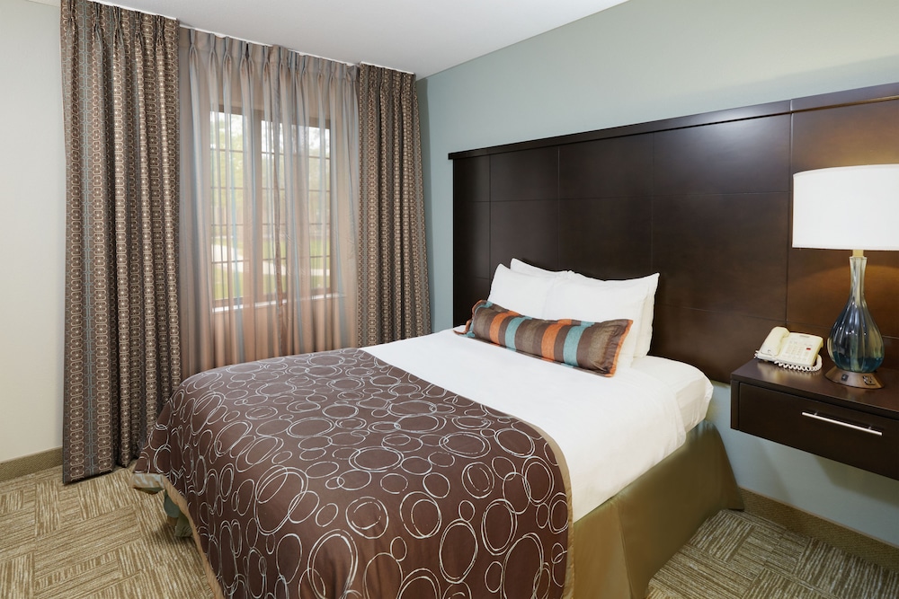 Staybridge Suites Chicago Glenview 11/58