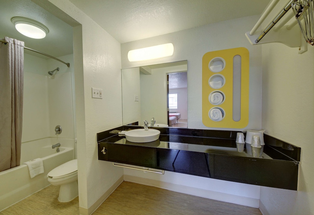 Motel6 San Antonio, TX - Downtown - Market Square 43/44