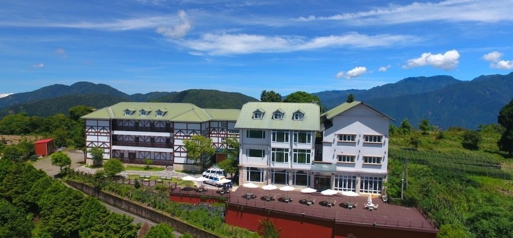 Jun Yue Hanging Garden Resort 3/29