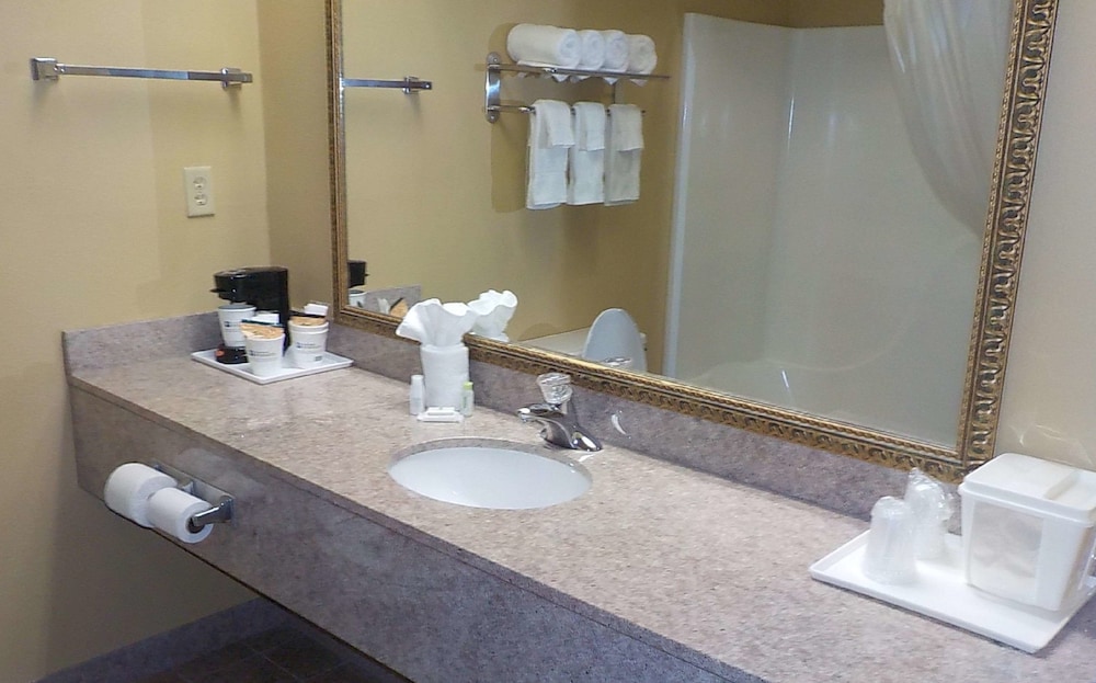 SureStay Plus Hotel by Best Western Warner Robins AFB 13/33