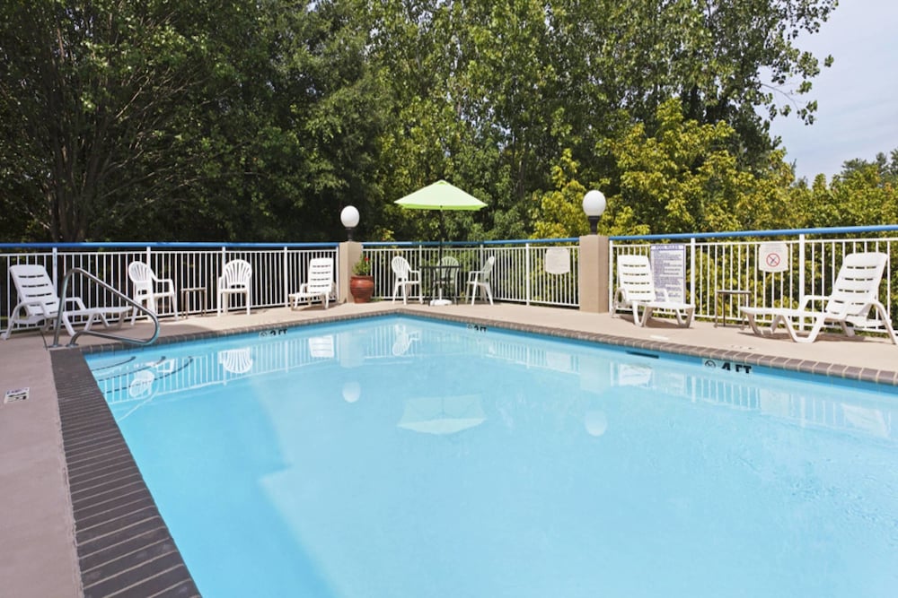 Fairfield Inn Suites Charlotte Arrowood in CHARLOTTE - NC