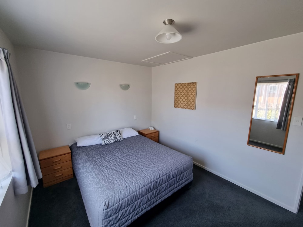 Gables Motor Lodge 21/50