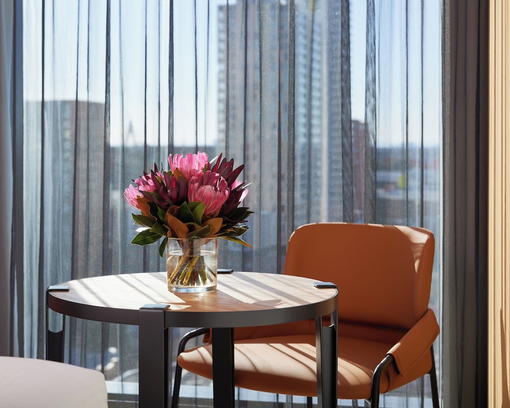 Caption By Hyatt Central Sydney 30/37