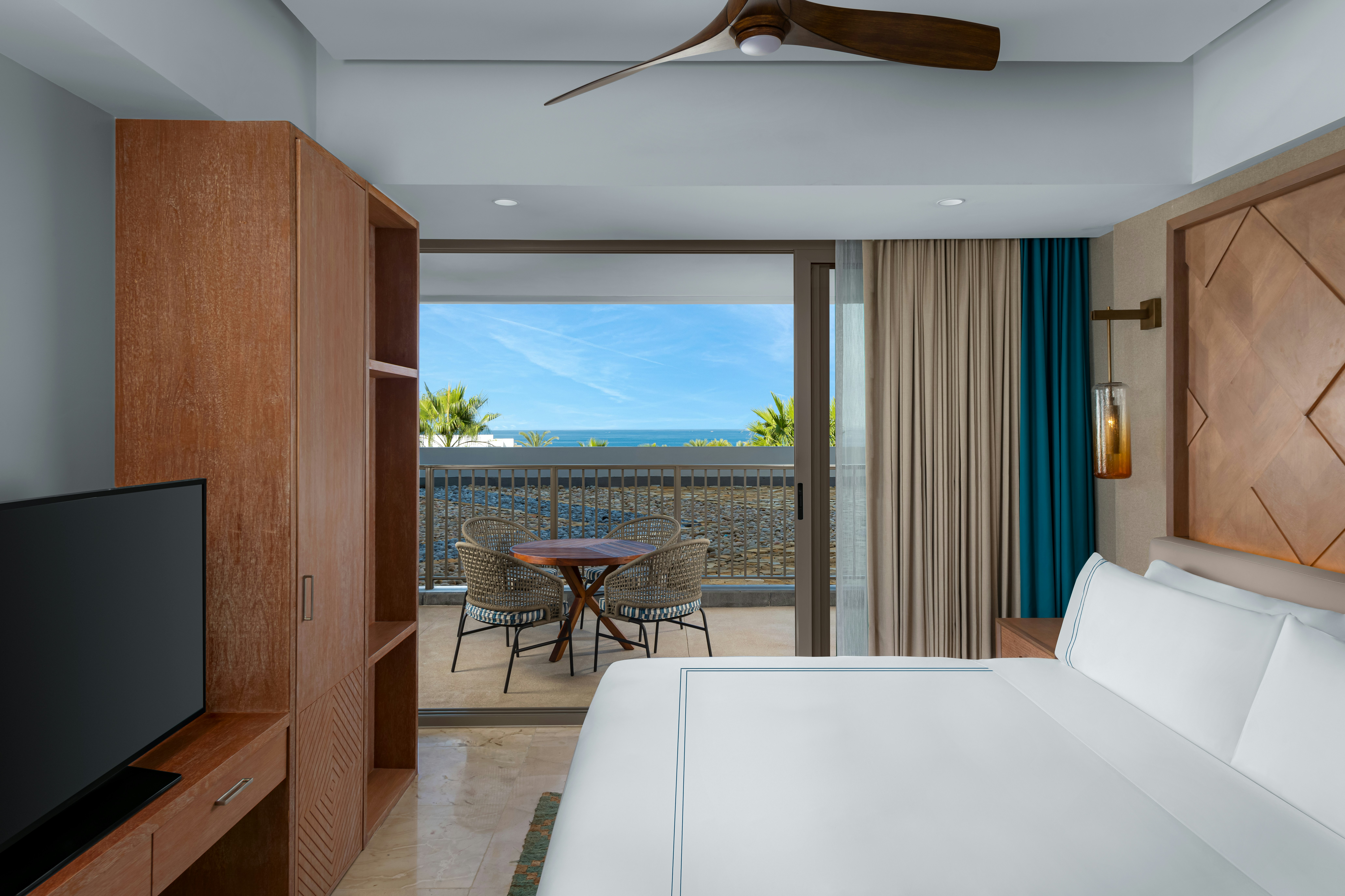 2 Bedrooms, Partial Ocean View, Kitchen